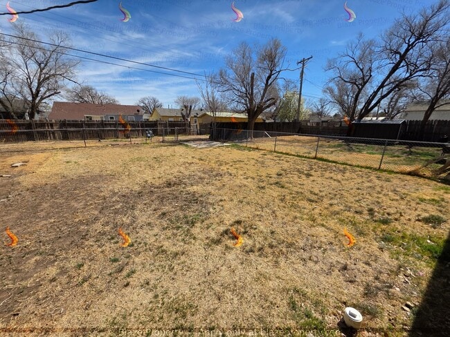 Building Photo - Cute, Clean & Cool! Your 2-Bed Retreat with New HVAC & Huge Backyard