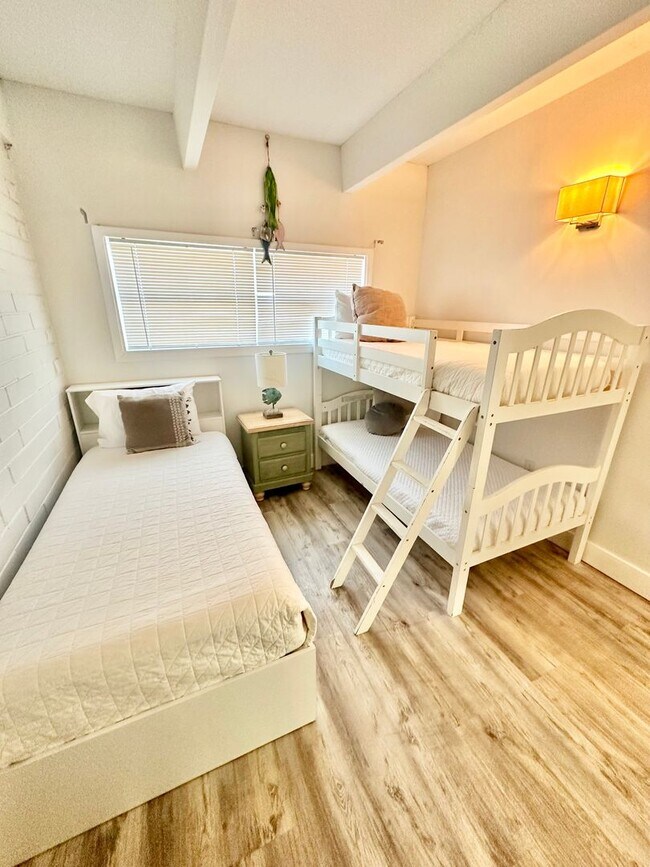 Building Photo - 334 Bluefish Dr