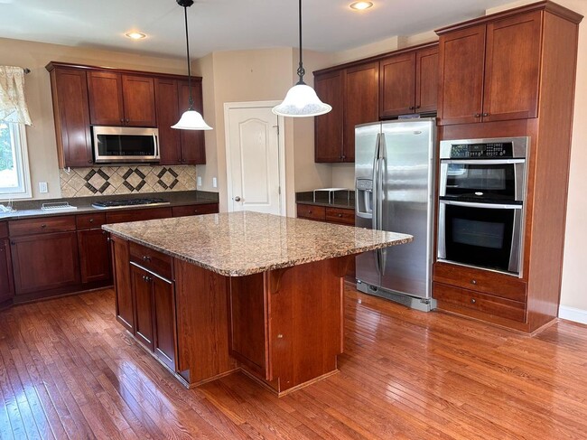 Building Photo - 3684 Stonebrooke Ct