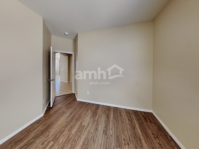 Building Photo - 10146 W Cordes Rd