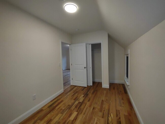 Building Photo - 394 Union Ave