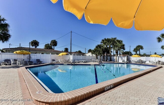 Building Photo - 710 Flamingo Dr