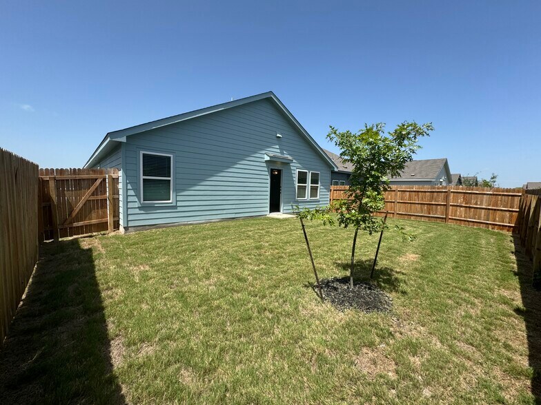 Building Photo - 1155 Barbarosa Rd