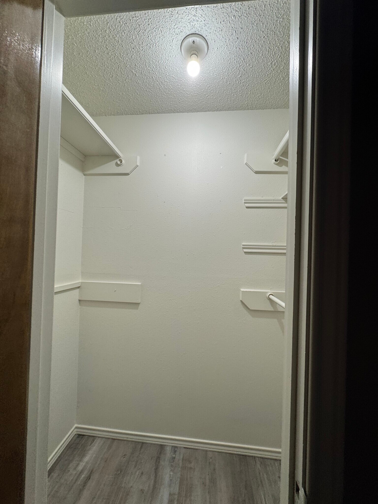 Building Photo - 8608 Geneva Ave