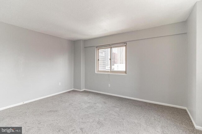 Building Photo - 2101 Chestnut St