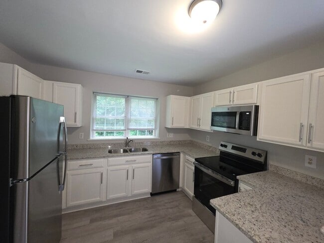 Building Photo - 235 Winding Canyon Dr