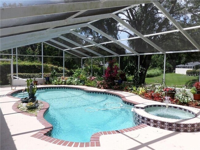 Building Photo - 3601 Garden Lakes Clenet