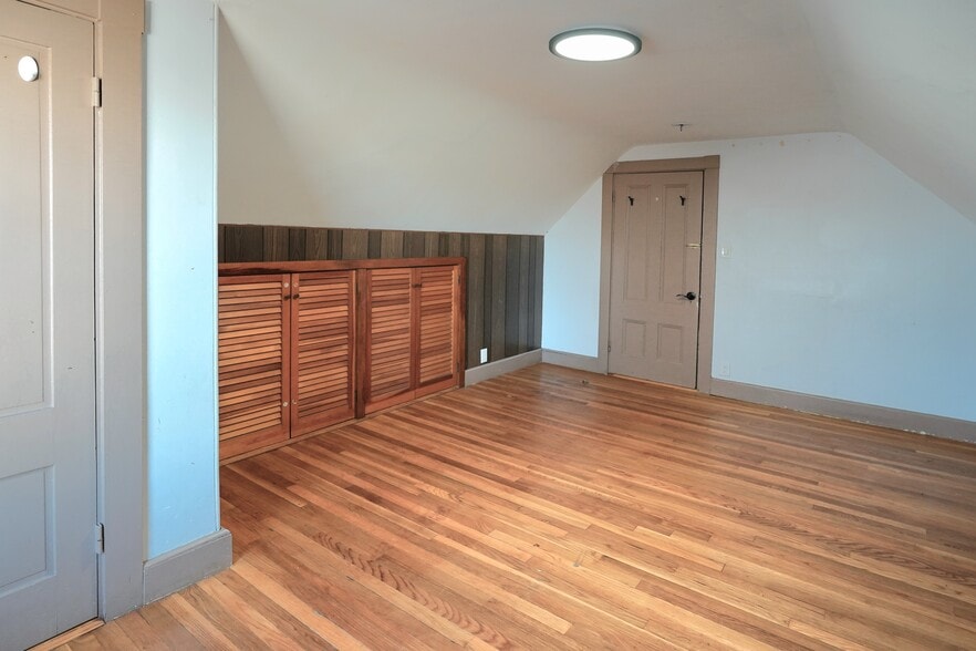 Building Photo - 61 Tudor St