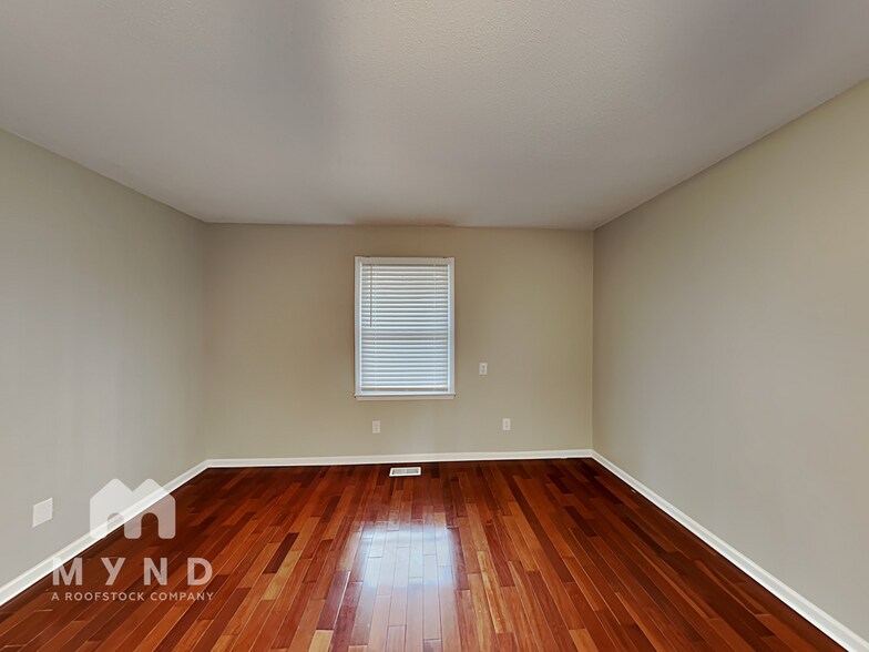 Building Photo - 13001 Lakeview Pkwy