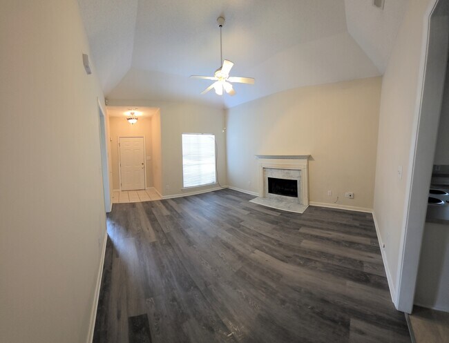 Building Photo - 1012 McAllister Dr