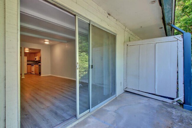 Building Photo - 1725 Toomey Rd