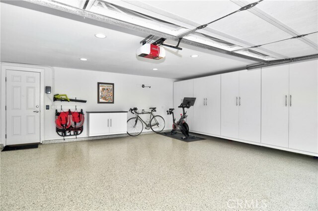 Building Photo - 502 Avenida Largo