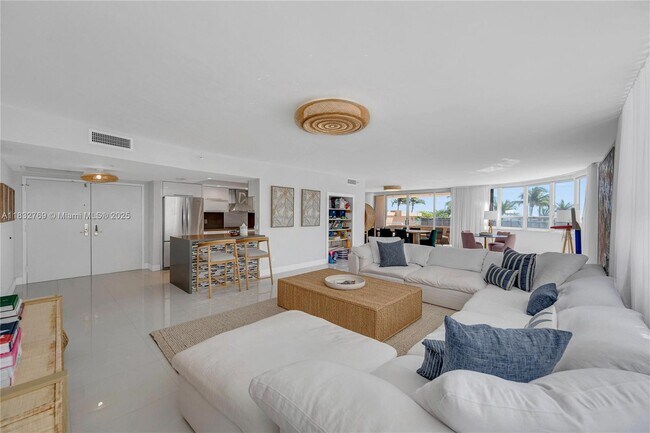 Building Photo - 10175 Collins Ave