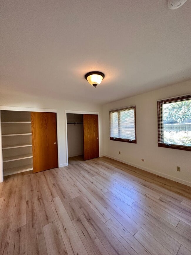 Building Photo - Three bedroom home