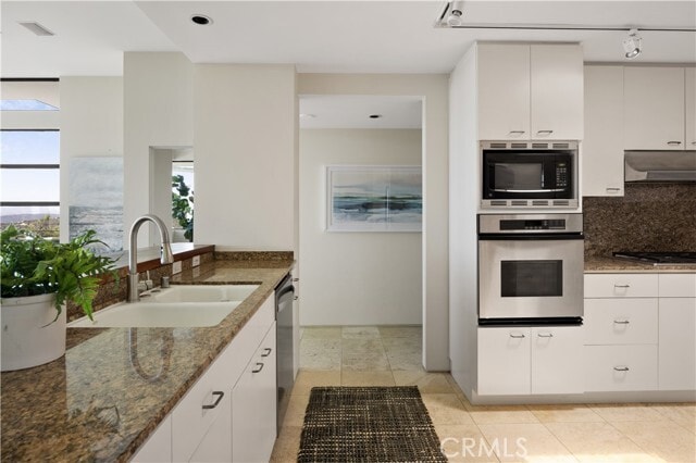 Building Photo - 1505 Skyline Dr