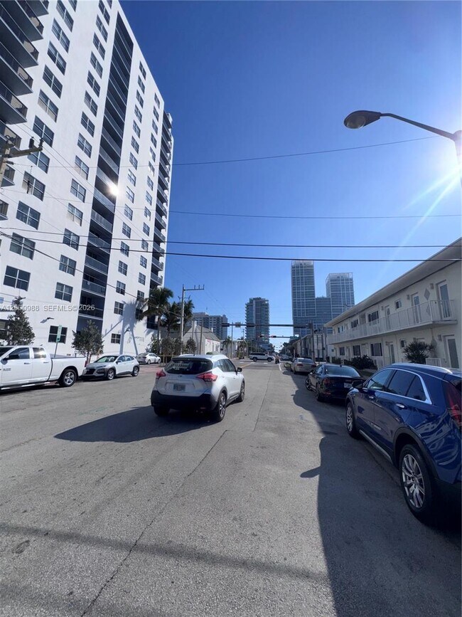 Building Photo - 401 NE 69th St