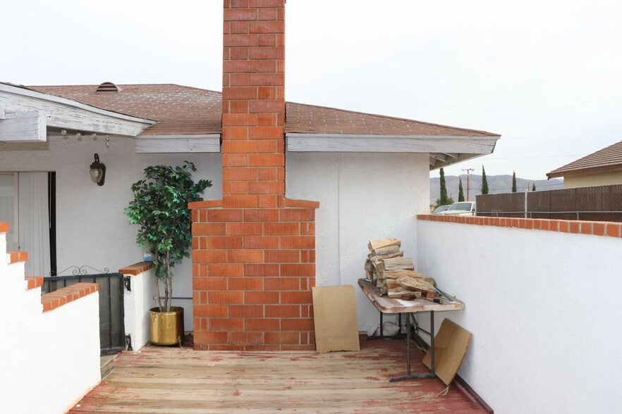 Building Photo - 7864 Newhall Ave