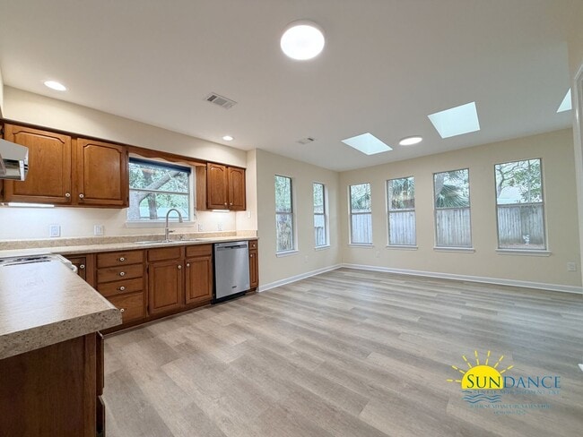 Building Photo - 3 Bedroom Home in sought-after Poquito Bayou with Boat Ramp Access!