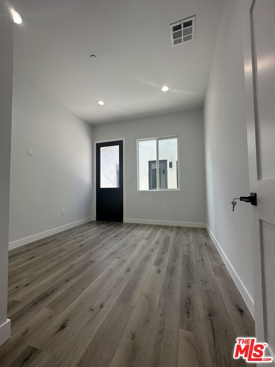 Building Photo - 6831 Bellaire Ave