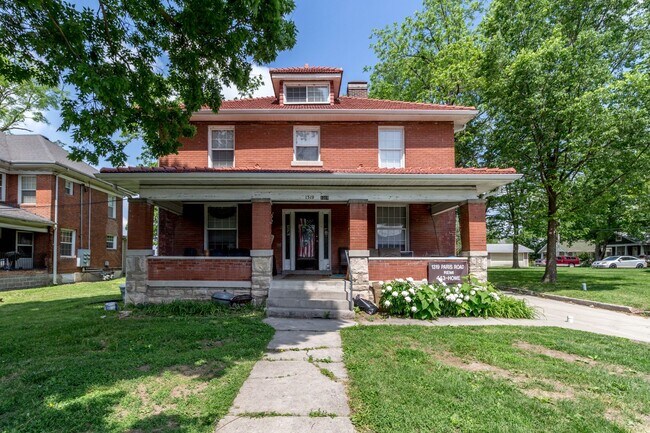 Primary Photo - 1319 Paris Rd