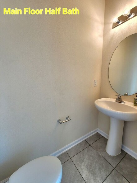 Building Photo - 545 Running Wds St