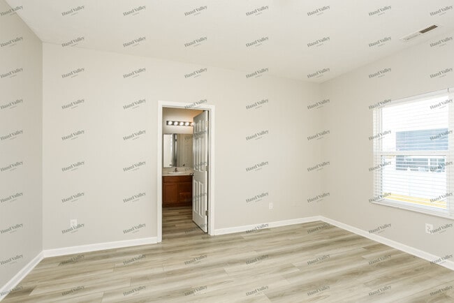 Building Photo - 2518 Apple Tree Ln