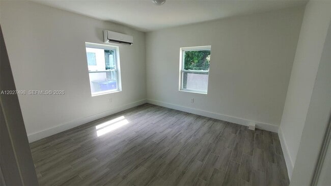 Building Photo - 560 NW 53rd St