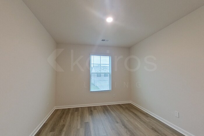 Building Photo - 111 Inez Ave