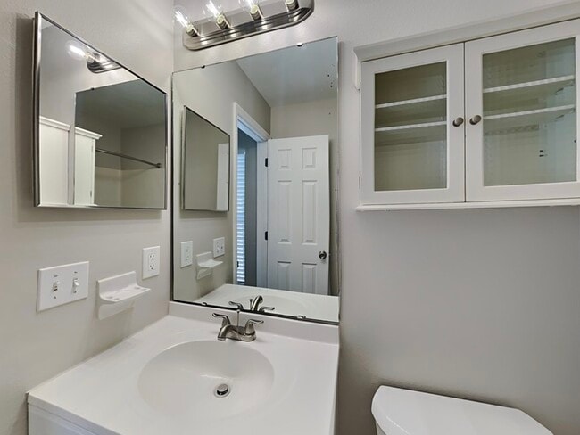 Building Photo - 6879 Belmar Dr