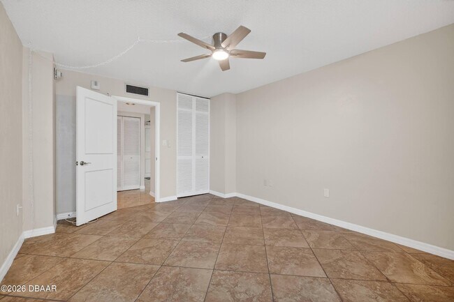 Building Photo - 3051 S Atlantic Ave
