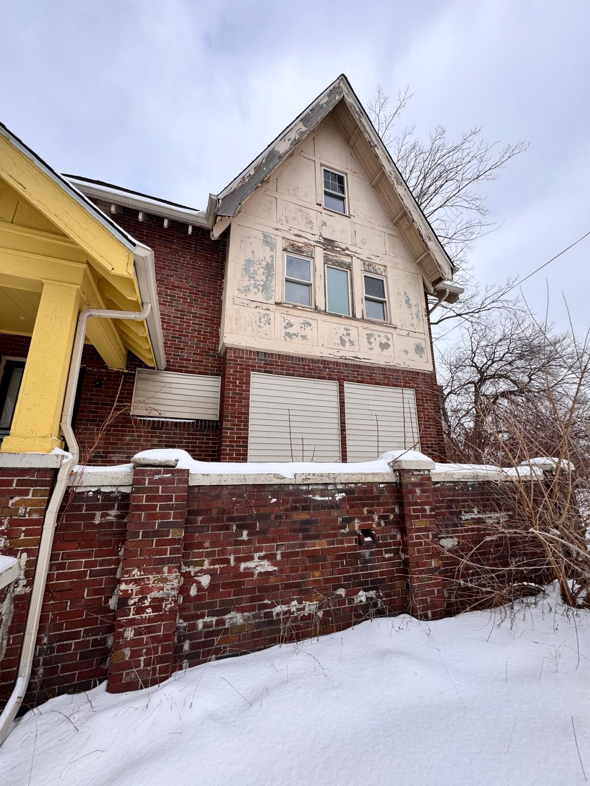 Building Photo - 419 King St