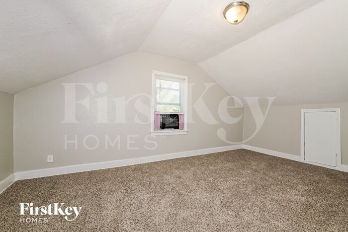 Building Photo - 8000 E 87th St