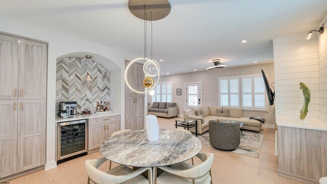 Building Photo - 6223 Winchester Ave