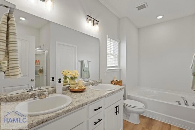 Building Photo - 568 Abode Ave