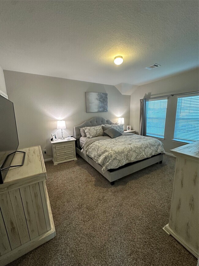 Building Photo - 25396 Grotto Falls Ln