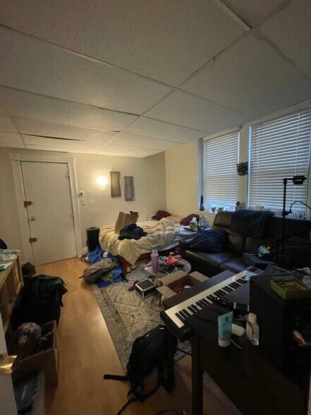 Building Photo - 62 Charles St