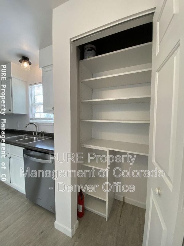 Building Photo - 5708 W Asbury Pl