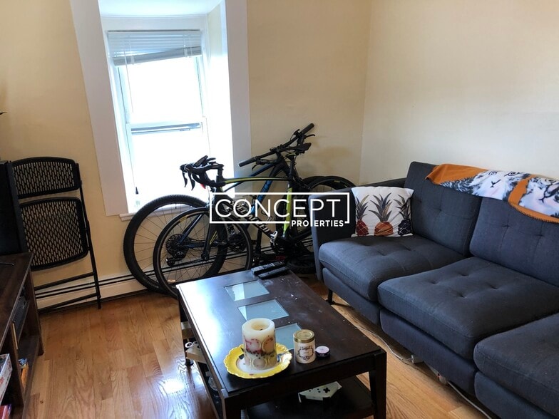 Building Photo - 12 Claremon St