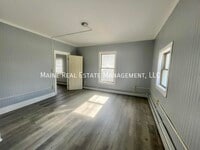 Building Photo - 554 S Main St