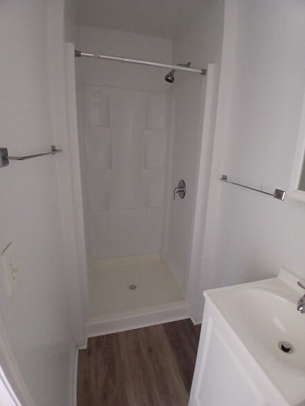 Building Photo - 26 Cross St