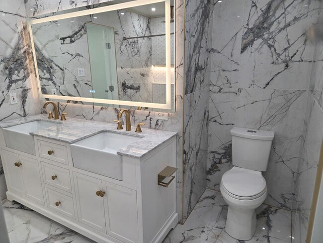 Building Photo - 7019 Brody Ln