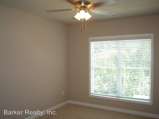 Building Photo - 3722 Burt Dr