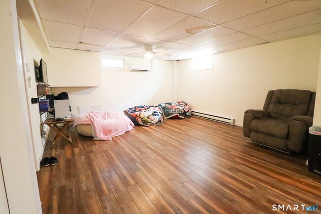 Building Photo - 63 Home Ave