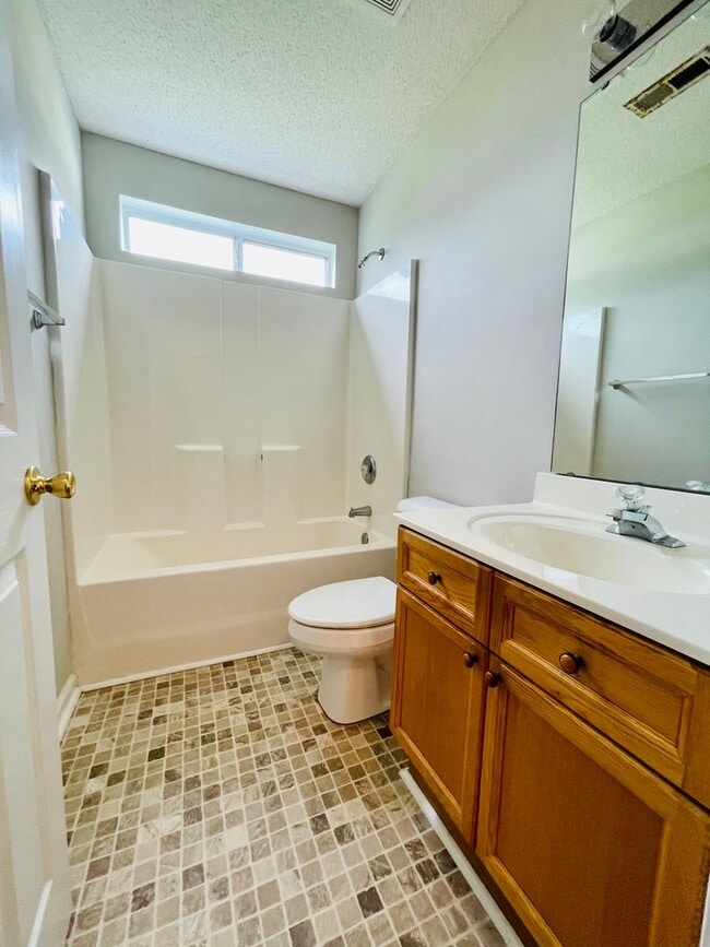 Building Photo - Fenced in Yard AND shed! ADORABLE 3 Bedroom Home with Garage - GREAT Conway location!