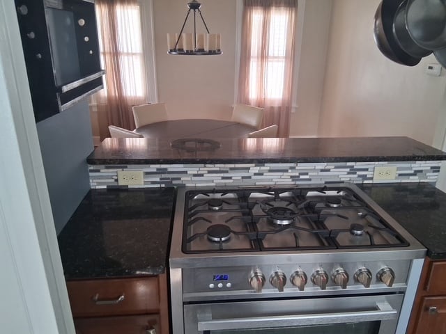 Demonstration Cooktop - 624 Providence St