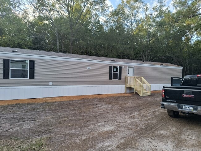 Building Photo - 23 Dew Dr
