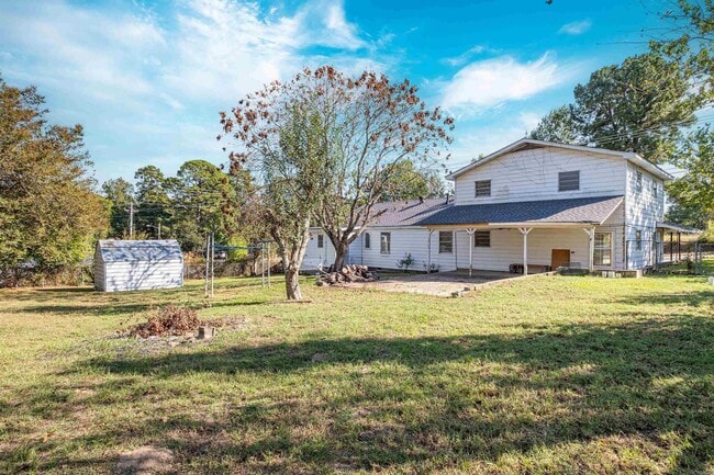 Building Photo - 1310 E North St