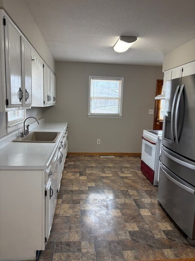 Building Photo - 891 Hill St