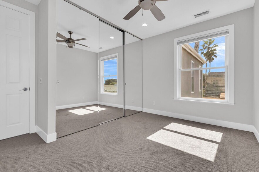 Building Photo - 254 62nd St