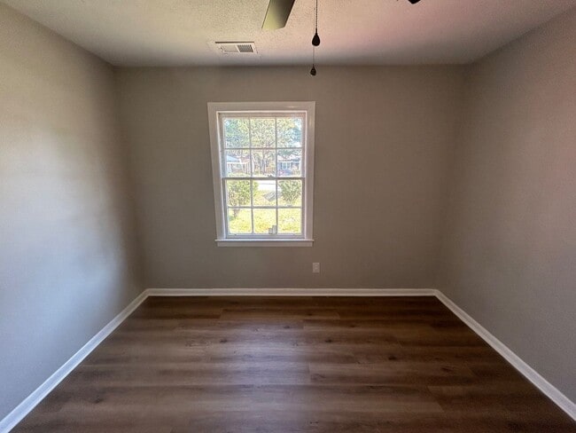 Building Photo - 4539 Bluff Rd